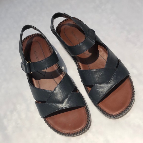 naturalizer navy sandals